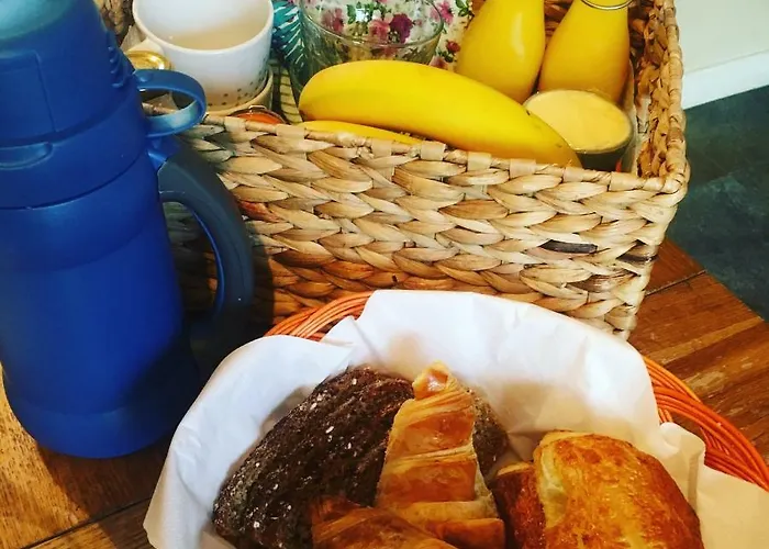 Mcclure Yurt At Carrigeen Glamping *